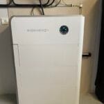 SigenEnergy batterilager installerat i hushåll för lagring av solenergi.